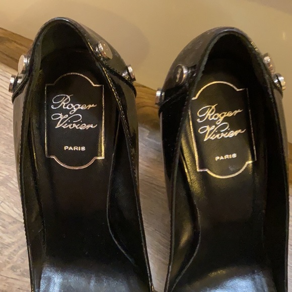 Roger Vivier Black and white heels - Picture 5 of 10